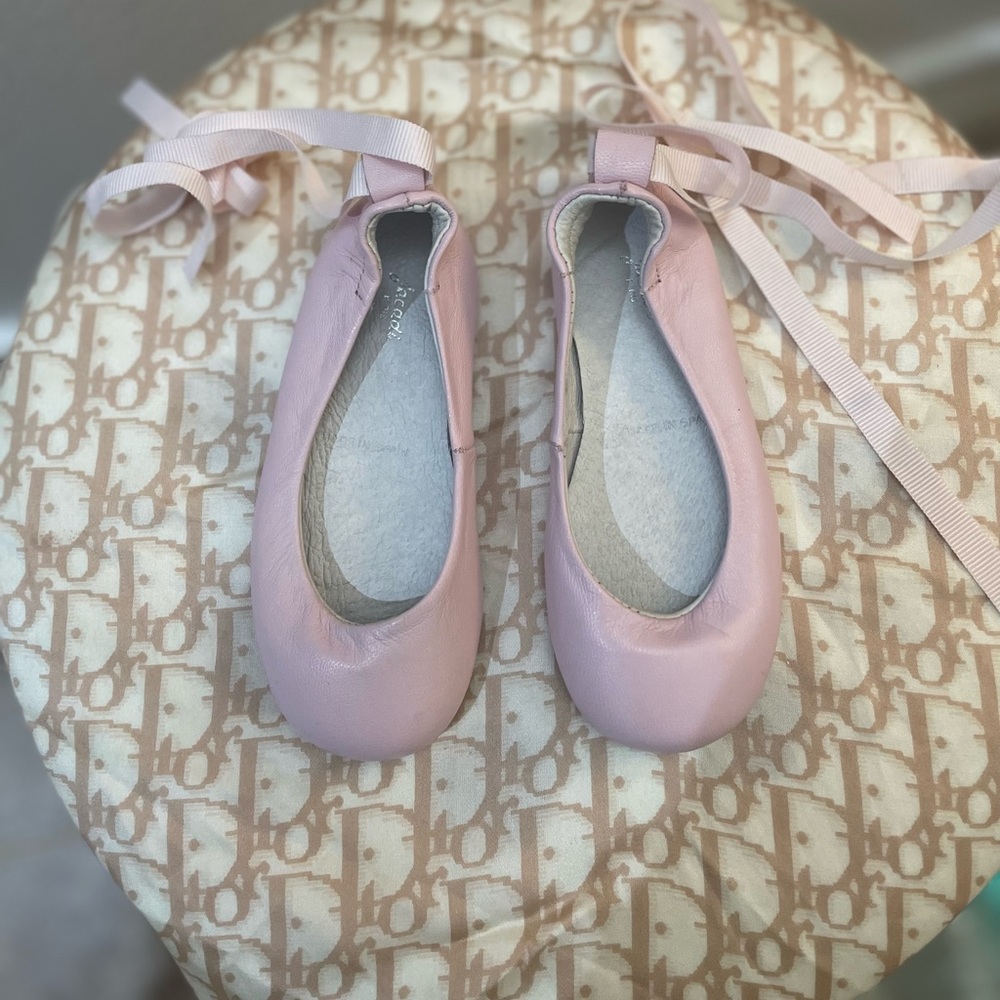 Jacadi ballet slip on shoes. Size 7 toddler. Gently used